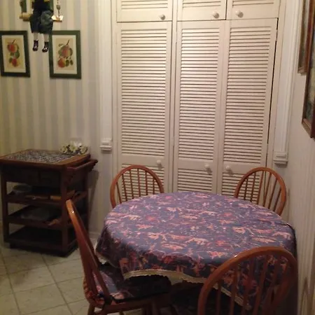 Elizabeth Apartment